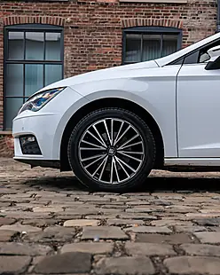 Used 2019 SEAT Leon Xcellence Lux White - Interior and Exterior details 9