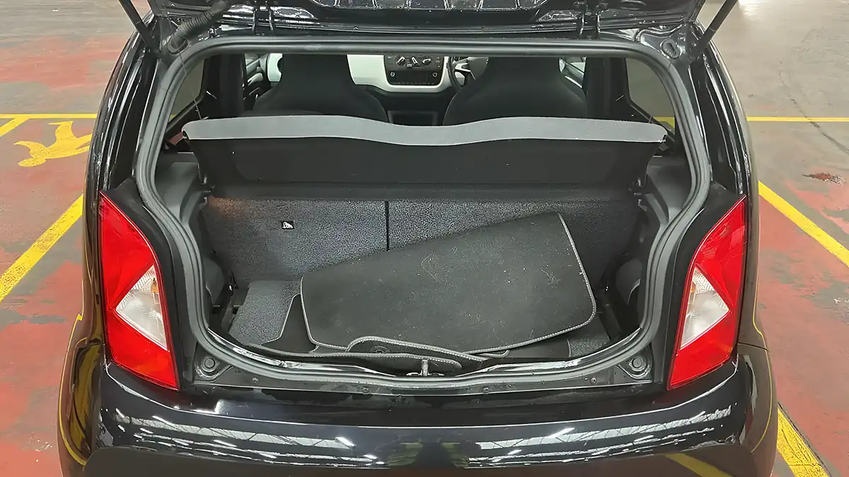 Used 2019 SEAT Mii Design Black - Interior and Exterior details 9