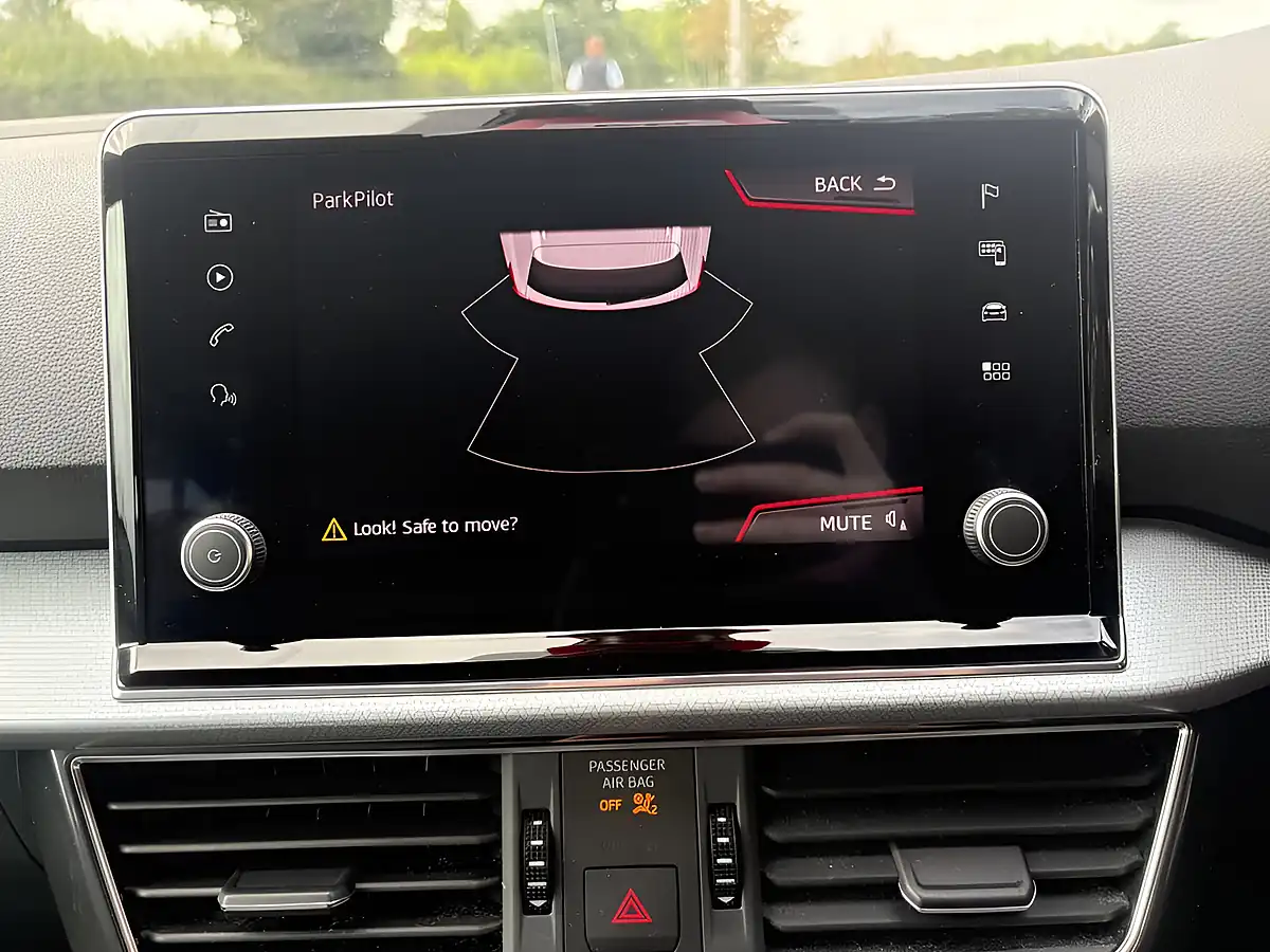Used 2019 SEAT Tarraco Se Technology Silver - Interior and Exterior details 13