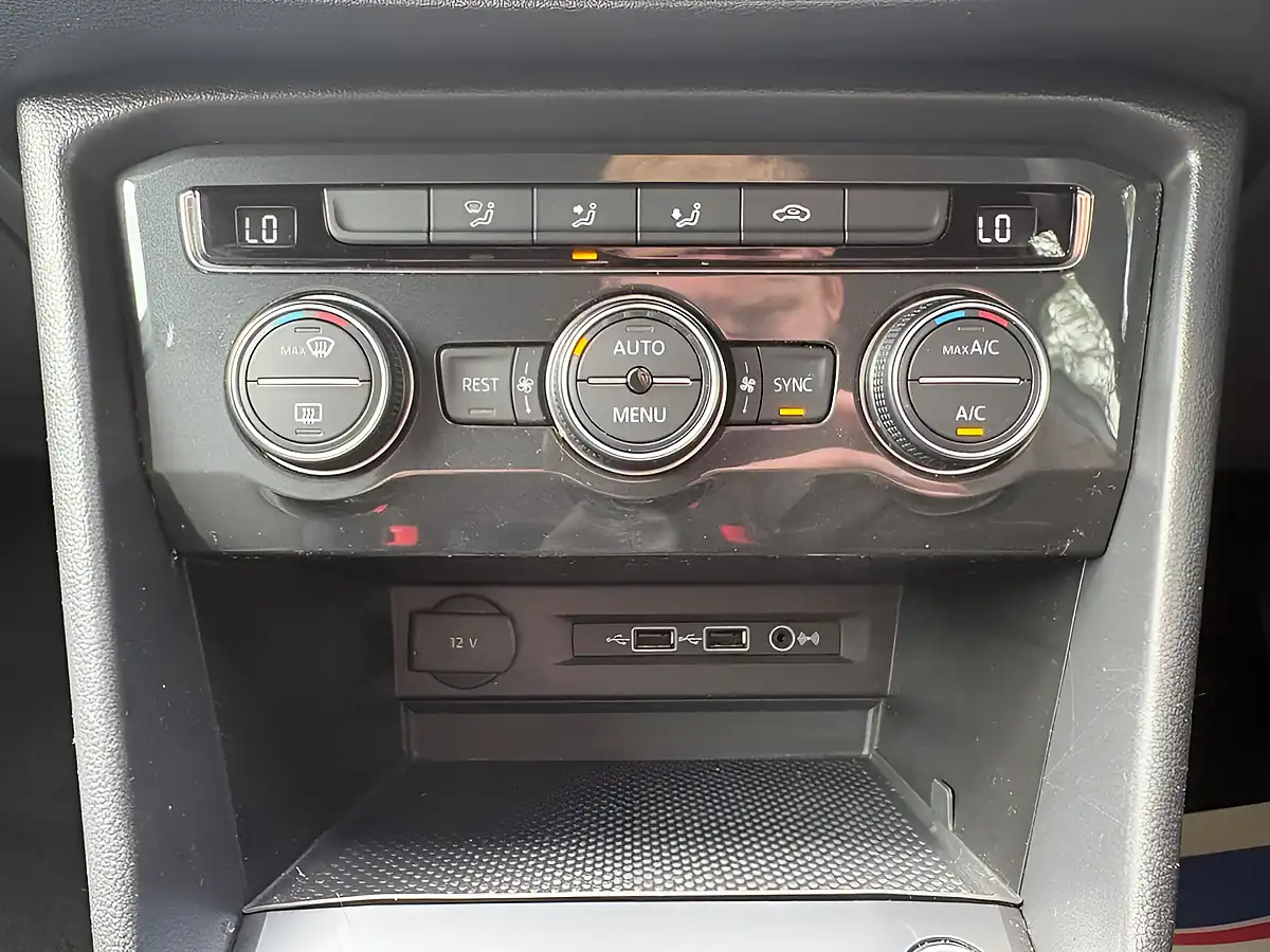 Used 2019 SEAT Tarraco Se Technology Silver - Interior and Exterior details 14