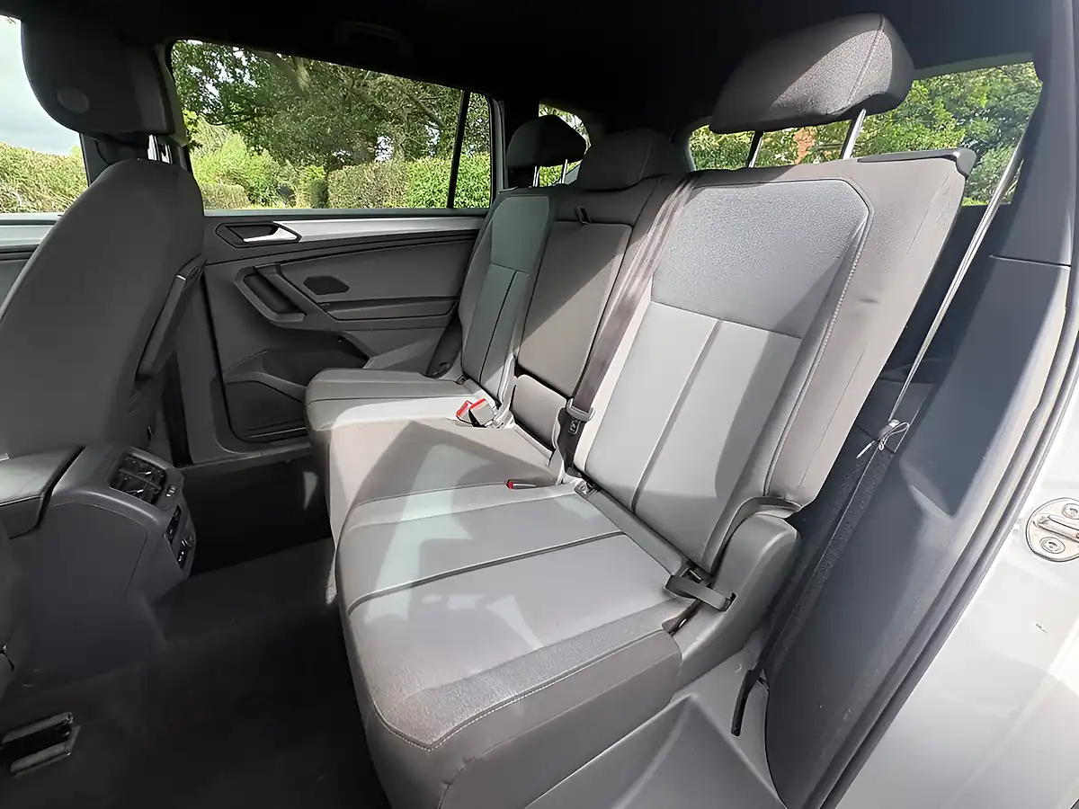 Used 2019 SEAT Tarraco Se Technology Silver - Interior and Exterior details 15