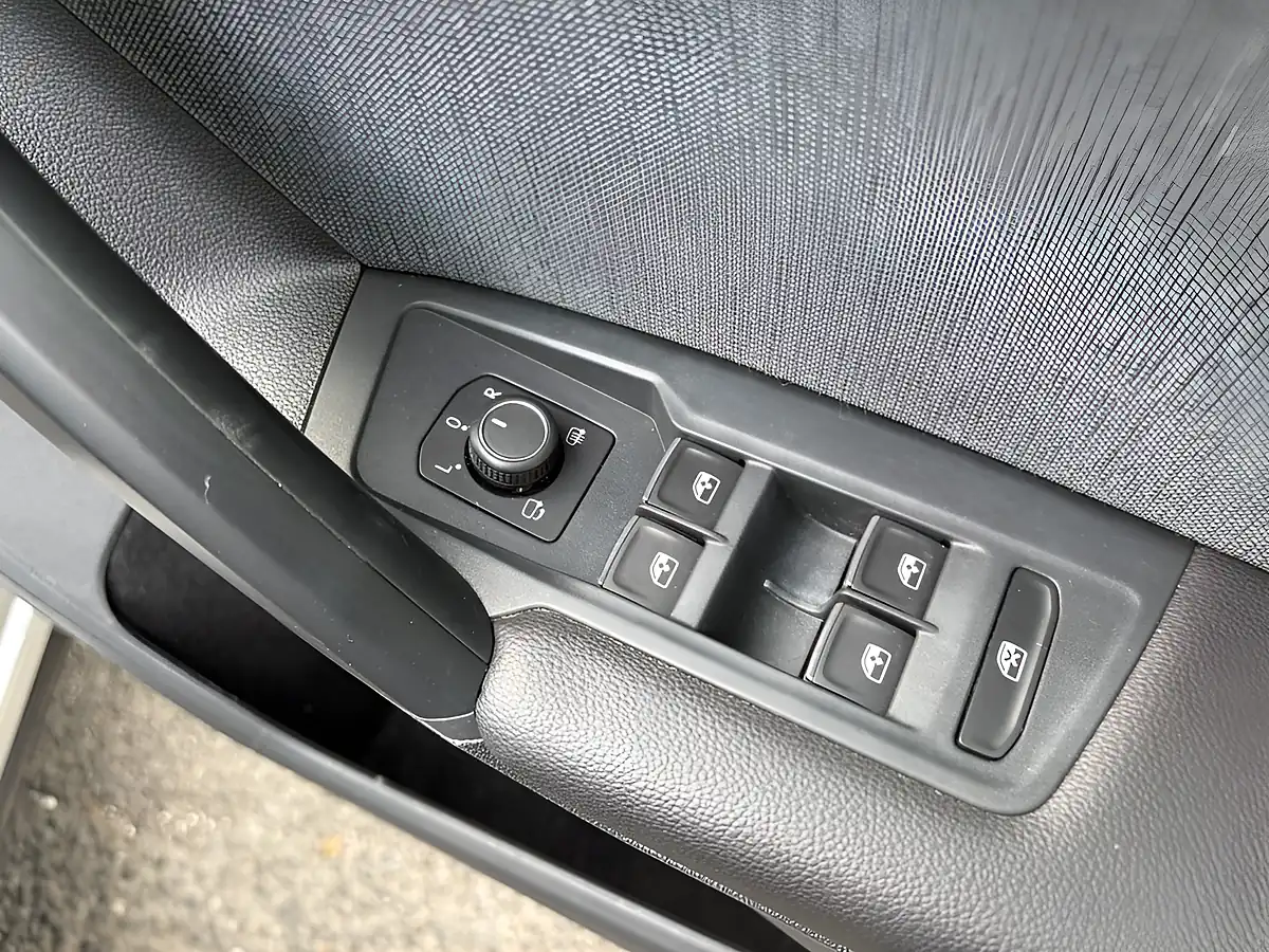 Used 2019 SEAT Tarraco Se Technology Silver - Interior and Exterior details 17