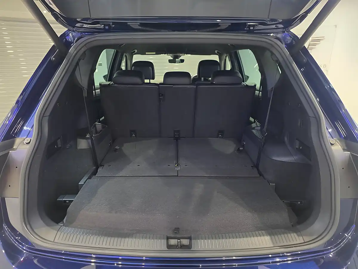Used 2019 SEAT Tarraco Xcellence Lux Blue - Interior and Exterior details 18