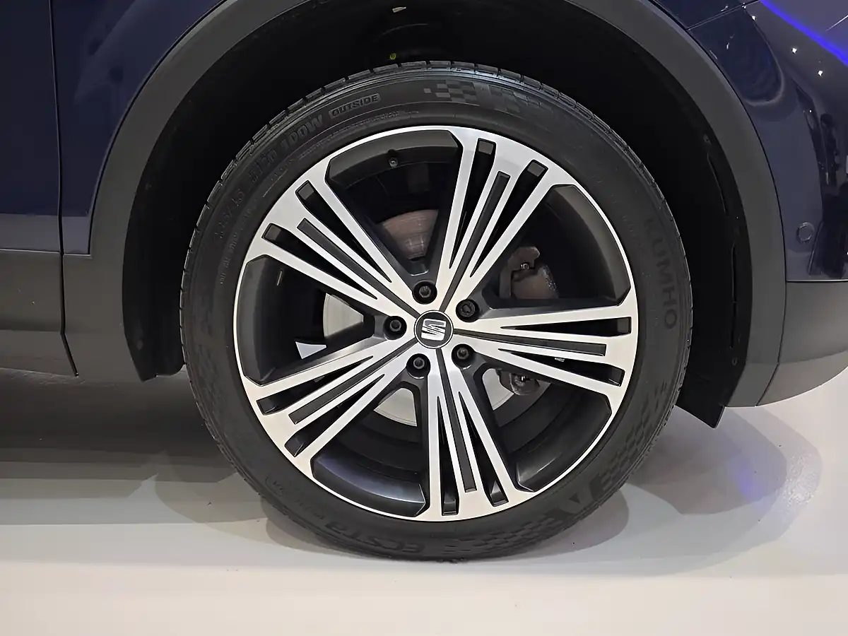 Used 2019 SEAT Tarraco Xcellence Lux Blue - Interior and Exterior details 9