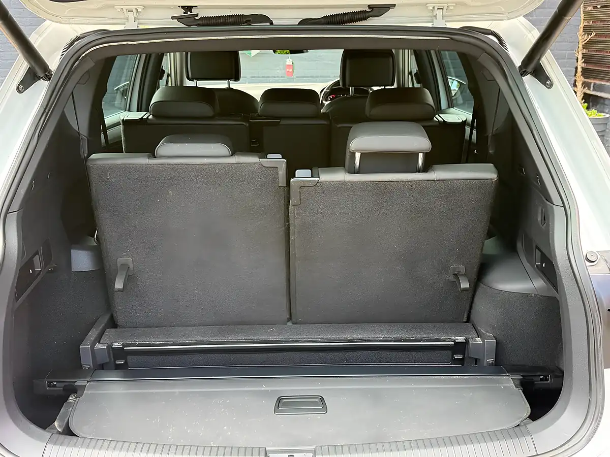 Used 2019 SEAT Tarraco Xcellence Lux Nevada White Metallic - Interior and Exterior details 7