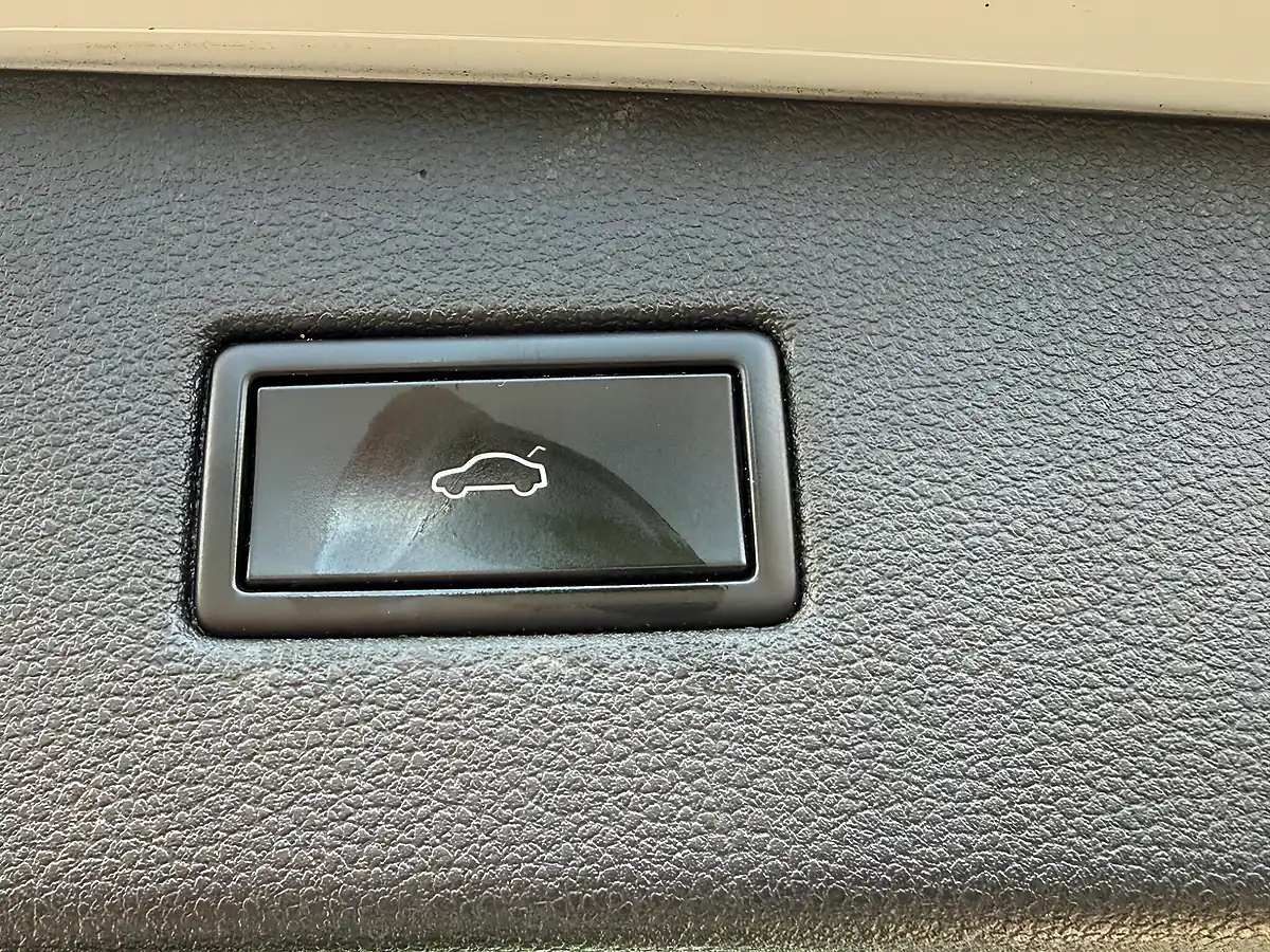 Used 2019 SEAT Tarraco Xcellence Lux Nevada White Metallic - Interior and Exterior details 9