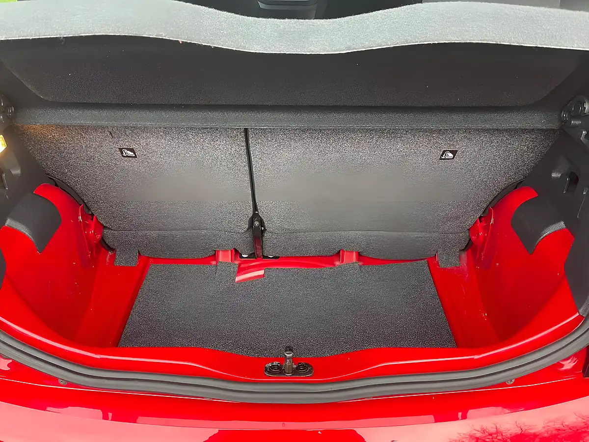Used 2019 Skoda Citigo Se Red - Interior and Exterior details 15