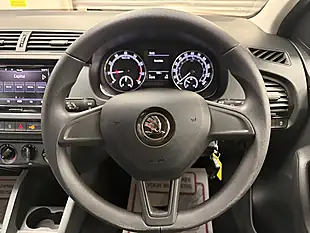 Used 2019 Skoda Fabia S Blue - Interior and Exterior details 7