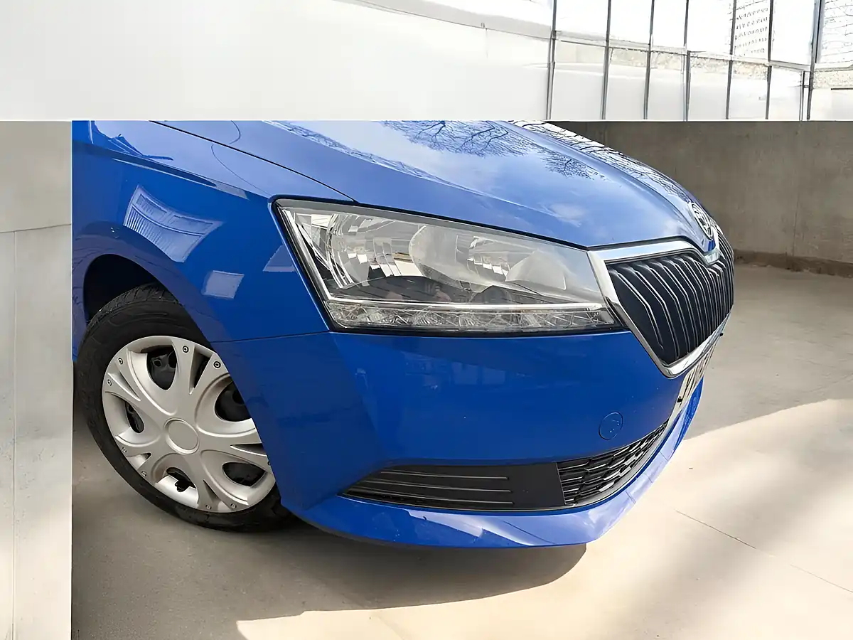 Used 2019 Skoda Fabia S Blue - Interior and Exterior details 11