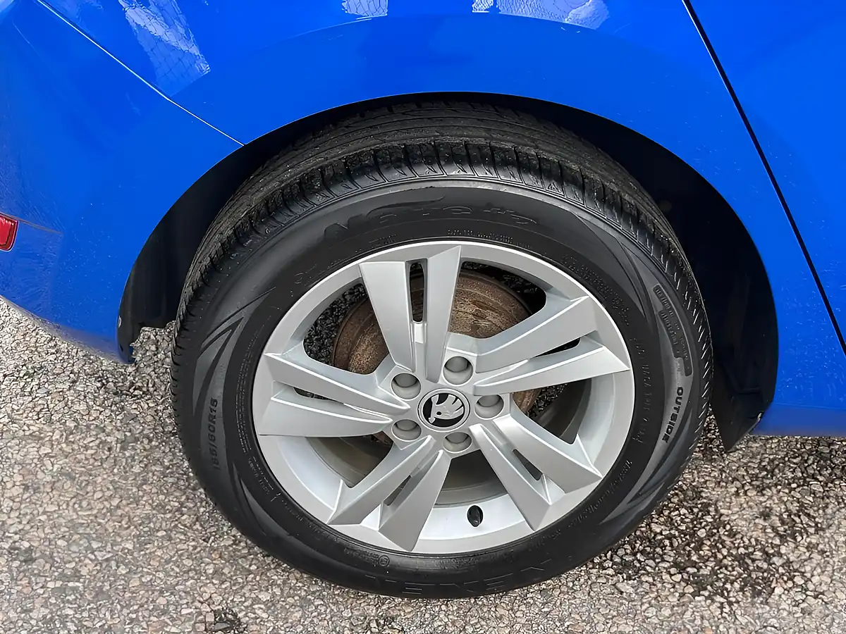 Used 2019 Skoda Fabia Se Blue - Interior and Exterior details 16