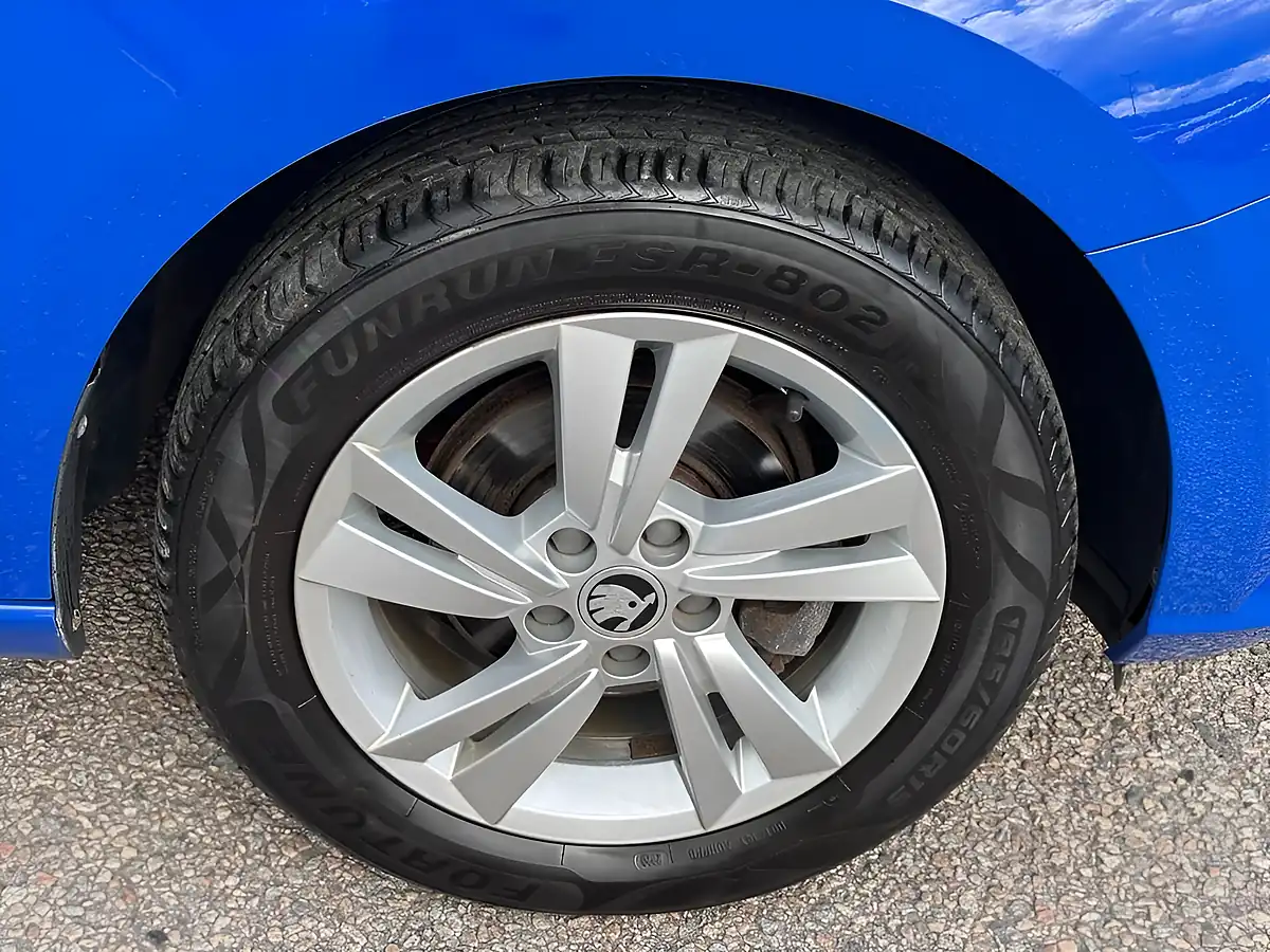 Used 2019 Skoda Fabia Se Blue - Interior and Exterior details 17