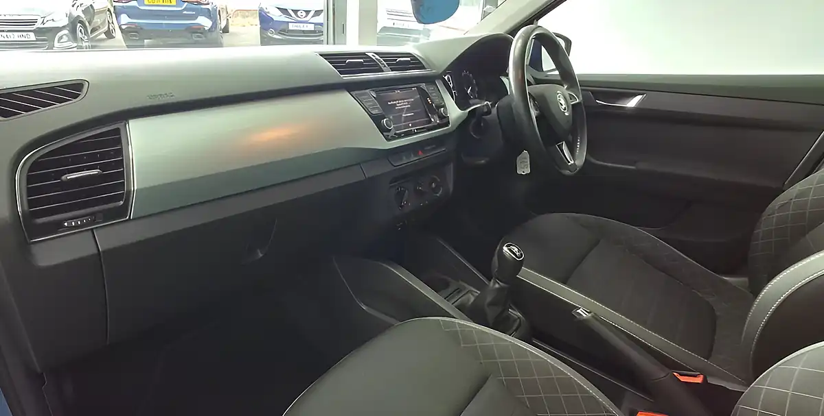 Used 2019 Skoda Fabia Se Blue - Interior and Exterior details 17