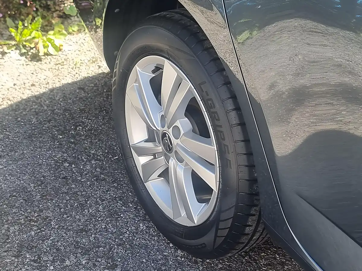 Used 2019 Skoda Fabia Se Grey - Interior and Exterior details 10
