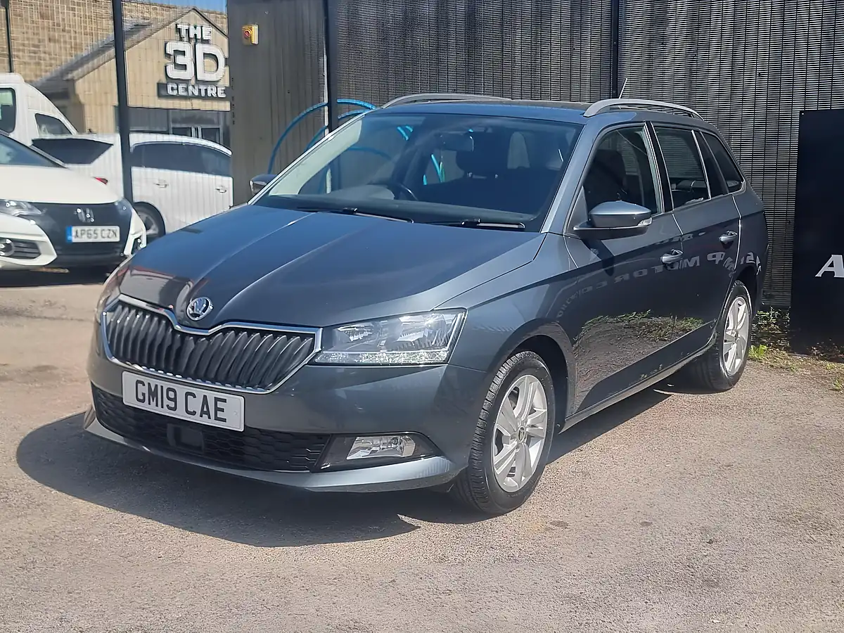Used 2019 Skoda Fabia Se Grey - Interior and Exterior details 3