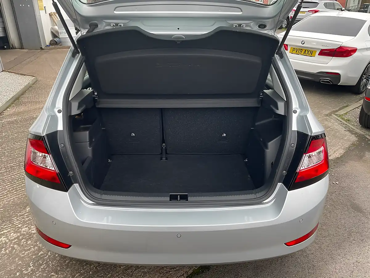 Used 2019 Skoda Fabia Se Silver - Interior and Exterior details 10