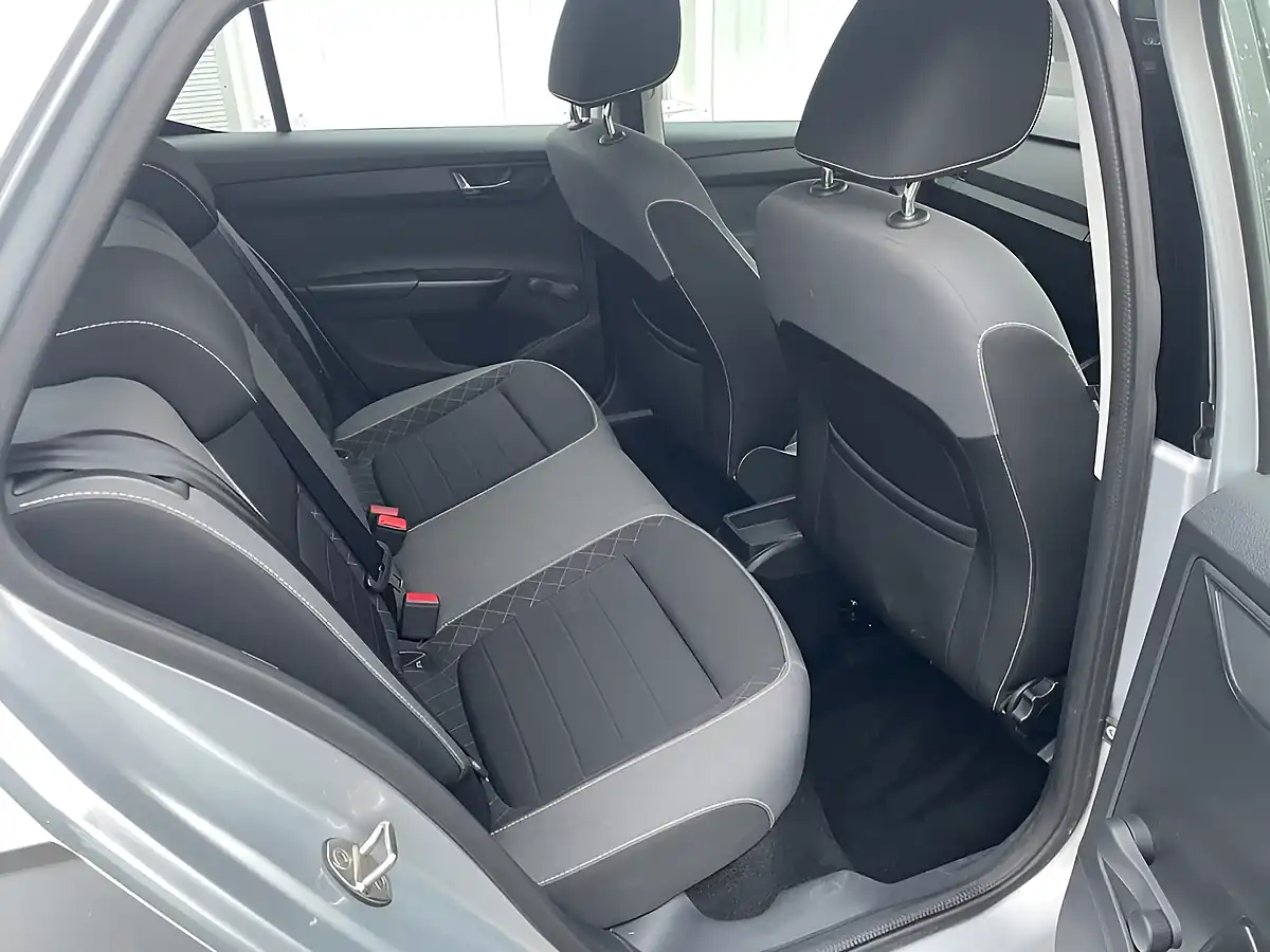 Used 2019 Skoda Fabia Se Silver - Interior and Exterior details 11