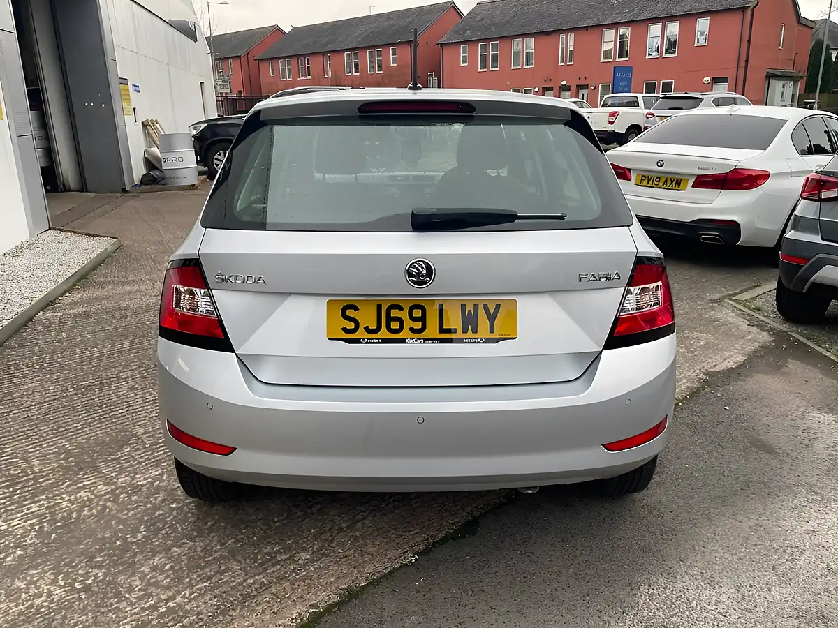 Used 2019 Skoda Fabia Se Silver - Interior and Exterior details 7