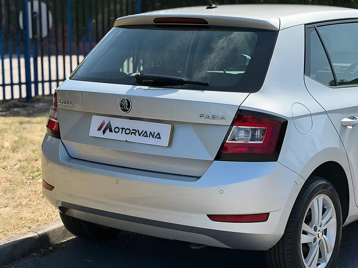 Used 2019 Skoda Fabia Se Silver - Interior and Exterior details 11