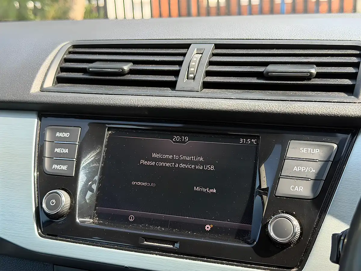 Used 2019 Skoda Fabia Se Silver - Interior and Exterior details 17