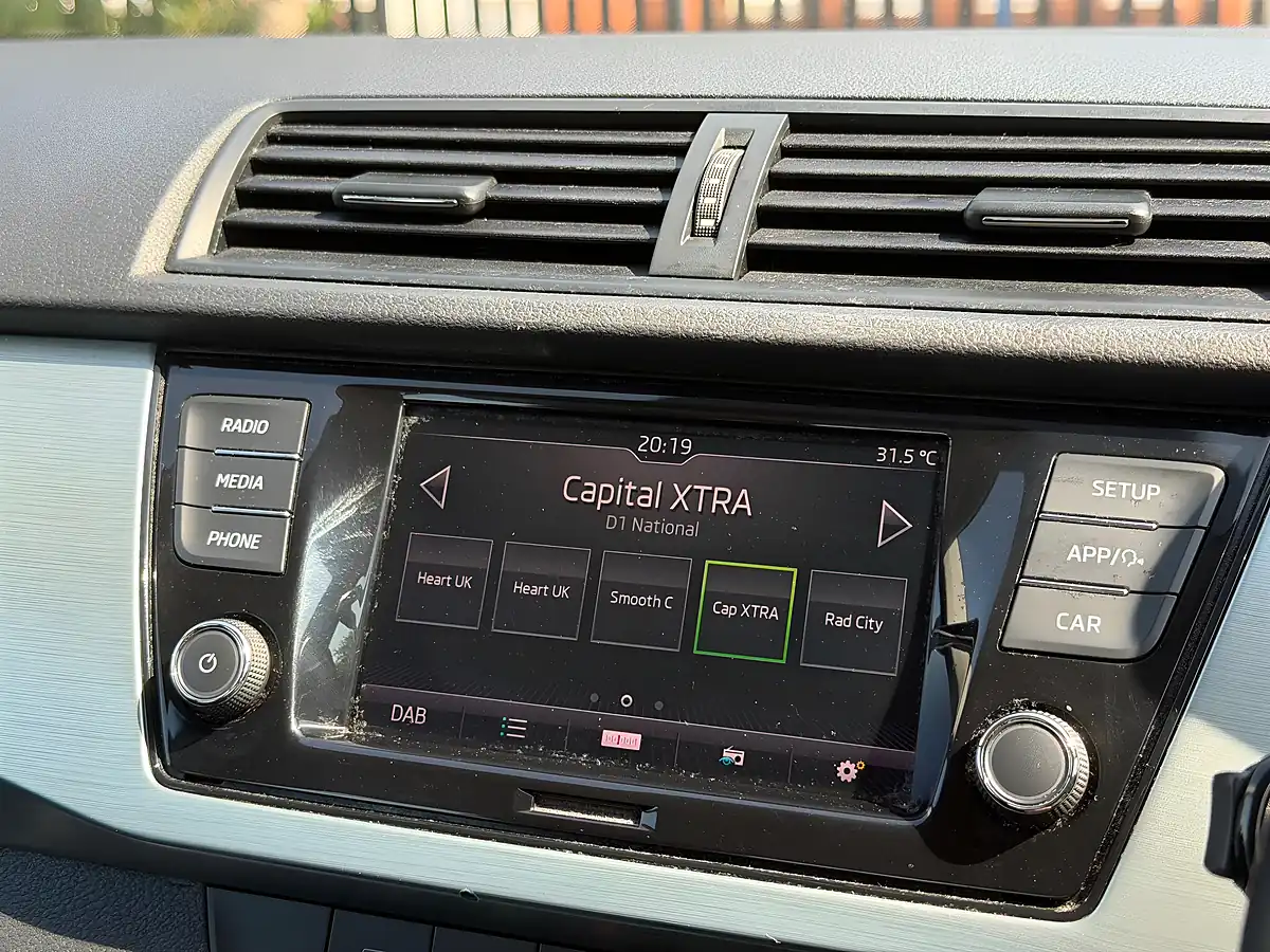 Used 2019 Skoda Fabia Se Silver - Interior and Exterior details 18