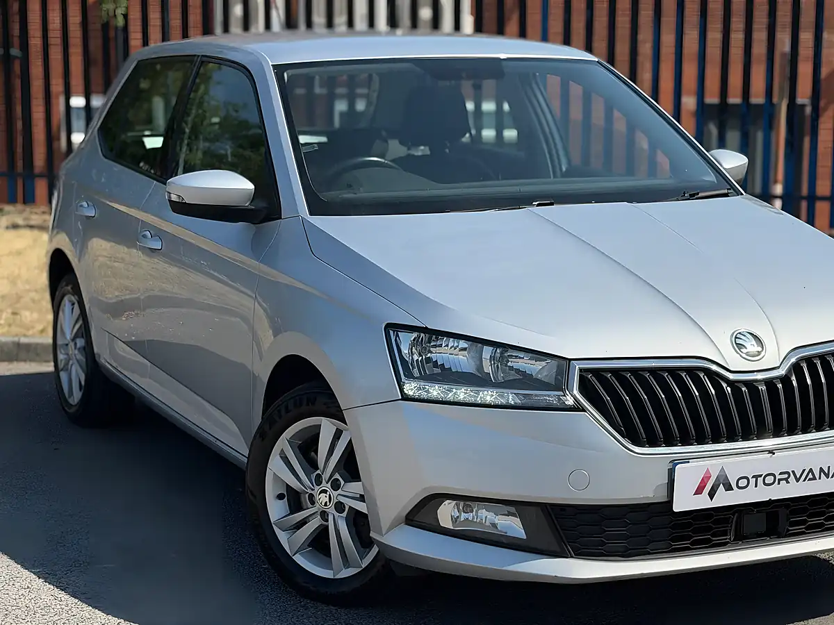 Used 2019 Skoda Fabia Se Silver - Interior and Exterior details 5