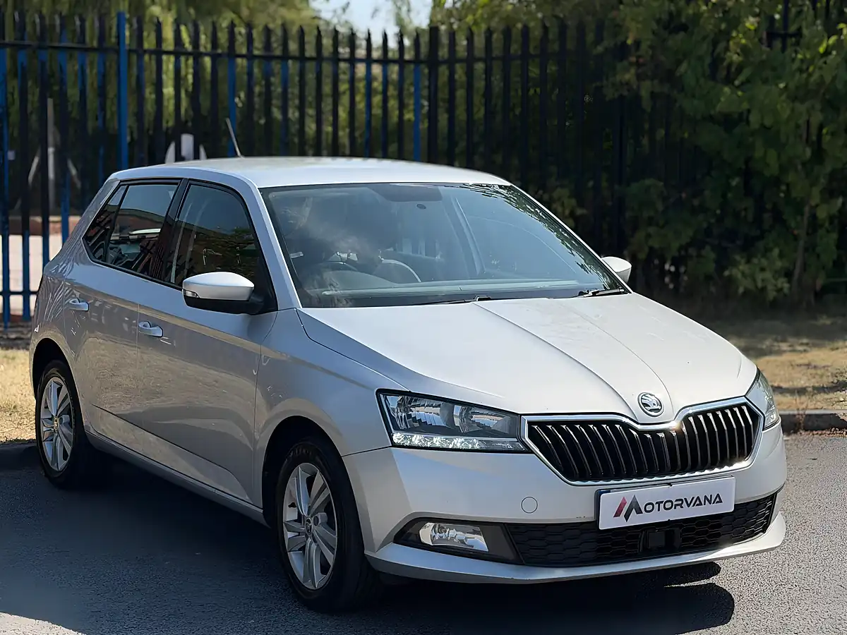Used 2019 Skoda Fabia Se Silver - Interior and Exterior details 7