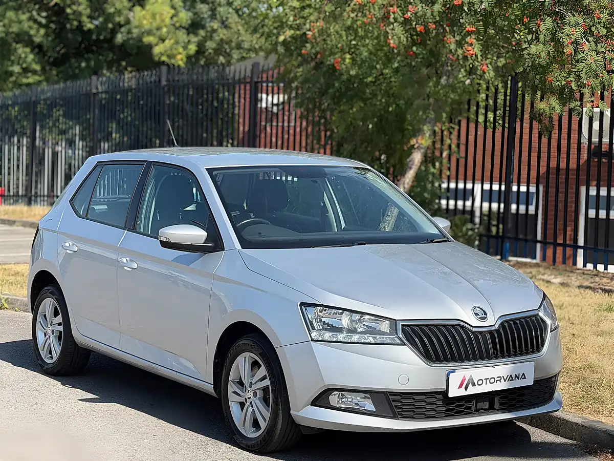 Used 2019 Skoda Fabia Se Silver - Interior and Exterior details 8
