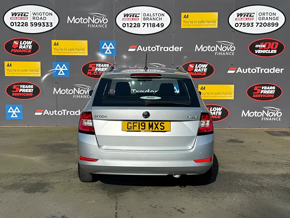 Used 2019 Skoda Fabia Se Silver - Interior and Exterior details 6