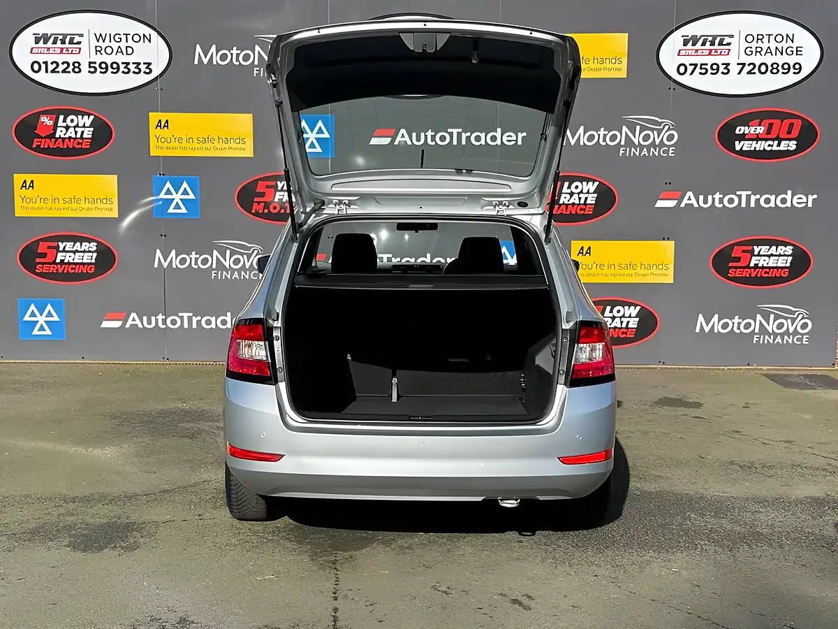Used 2019 Skoda Fabia Se Silver - Interior and Exterior details 7