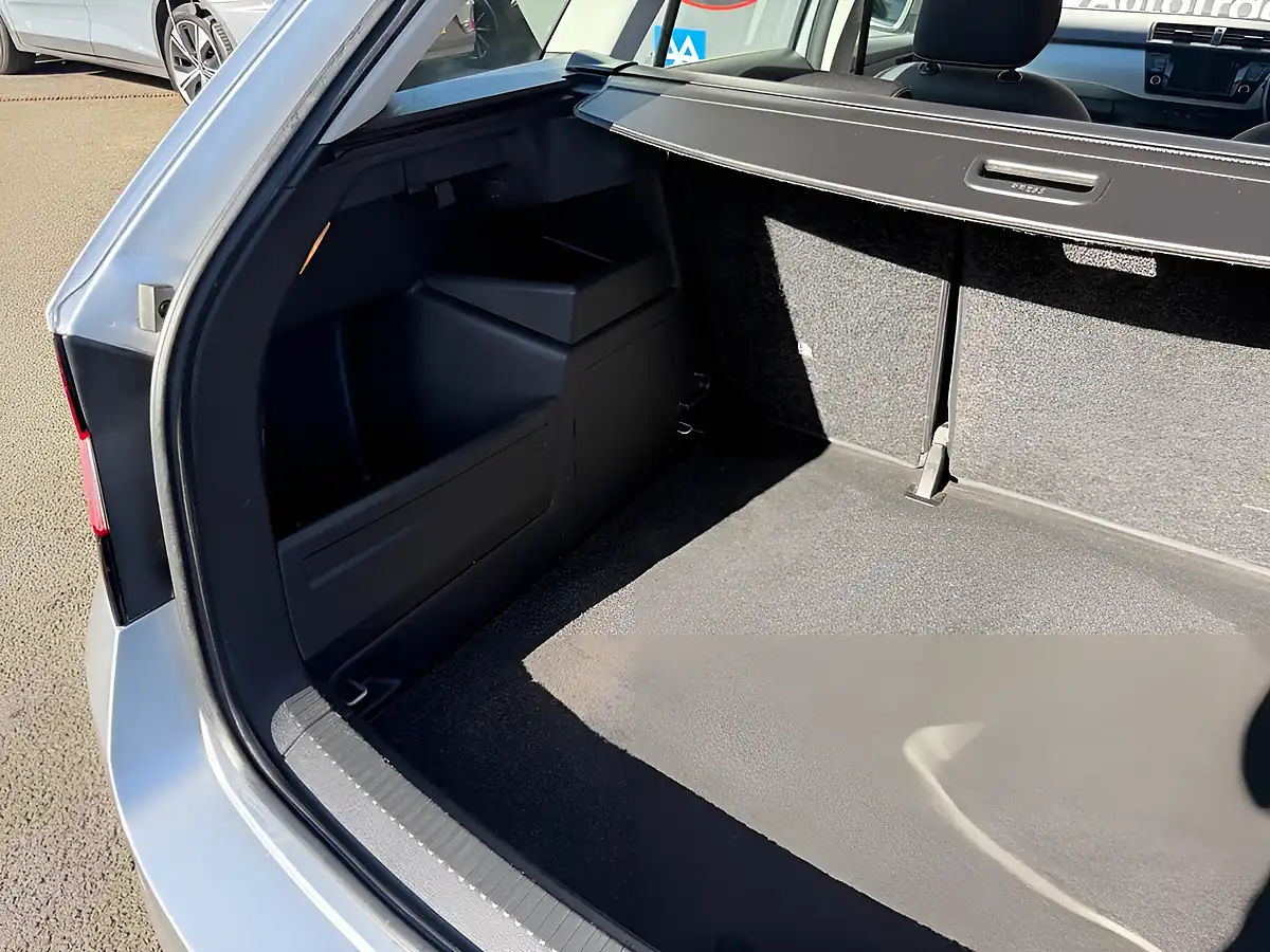 Used 2019 Skoda Fabia Se Silver - Interior and Exterior details 9