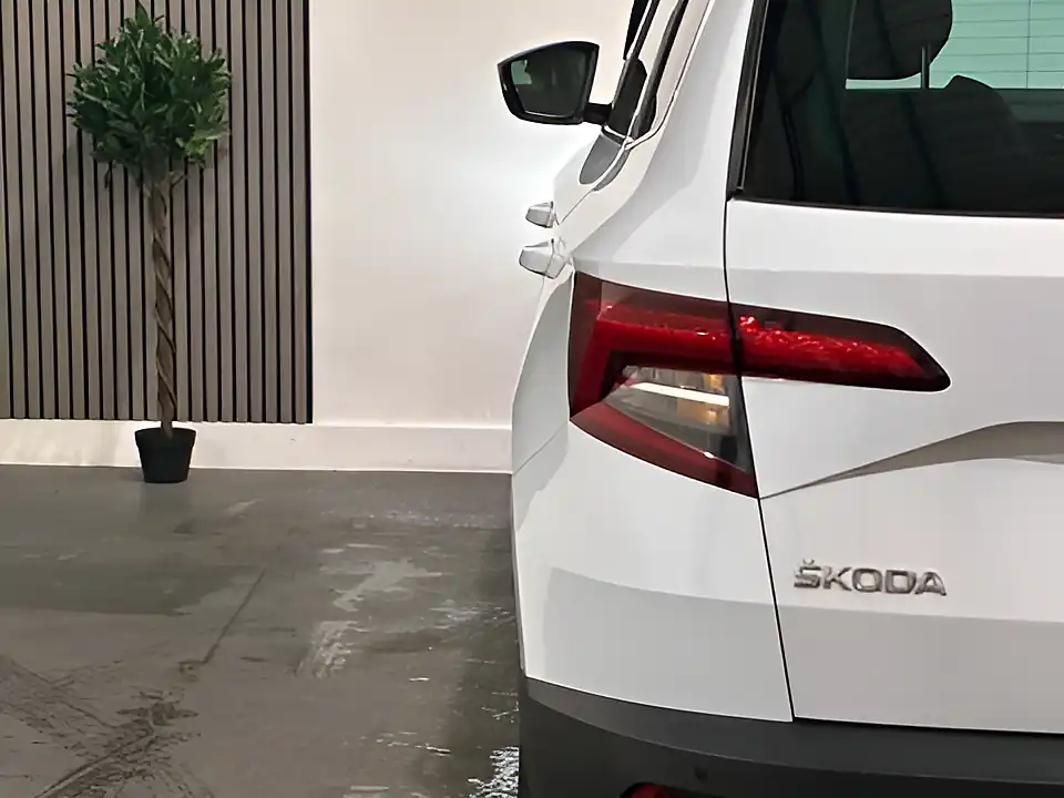 Used 2019 Skoda Karoq Edition White - Interior and Exterior details 12