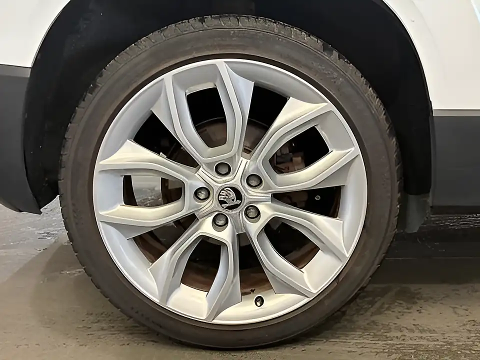 Used 2019 Skoda Karoq Edition White - Interior and Exterior details 15