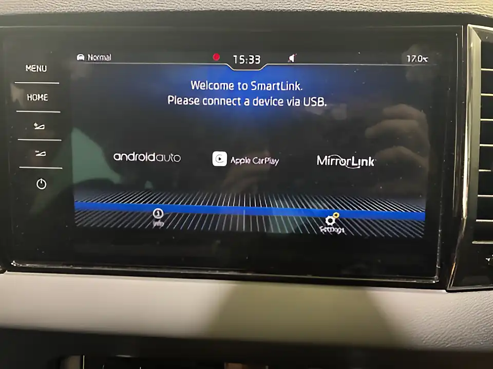 Used 2019 Skoda Karoq Edition White - Interior and Exterior details 16