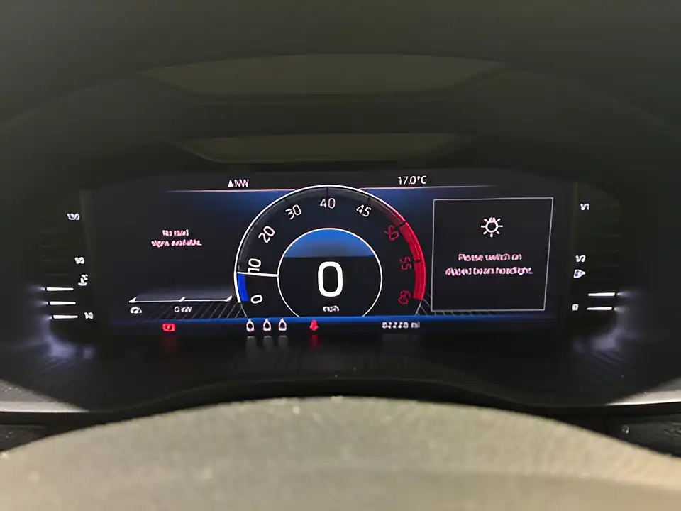 Used 2019 Skoda Karoq Edition White - Interior and Exterior details 17