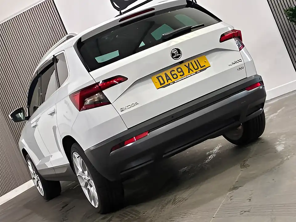 Used 2019 Skoda Karoq Edition White - Interior and Exterior details 8