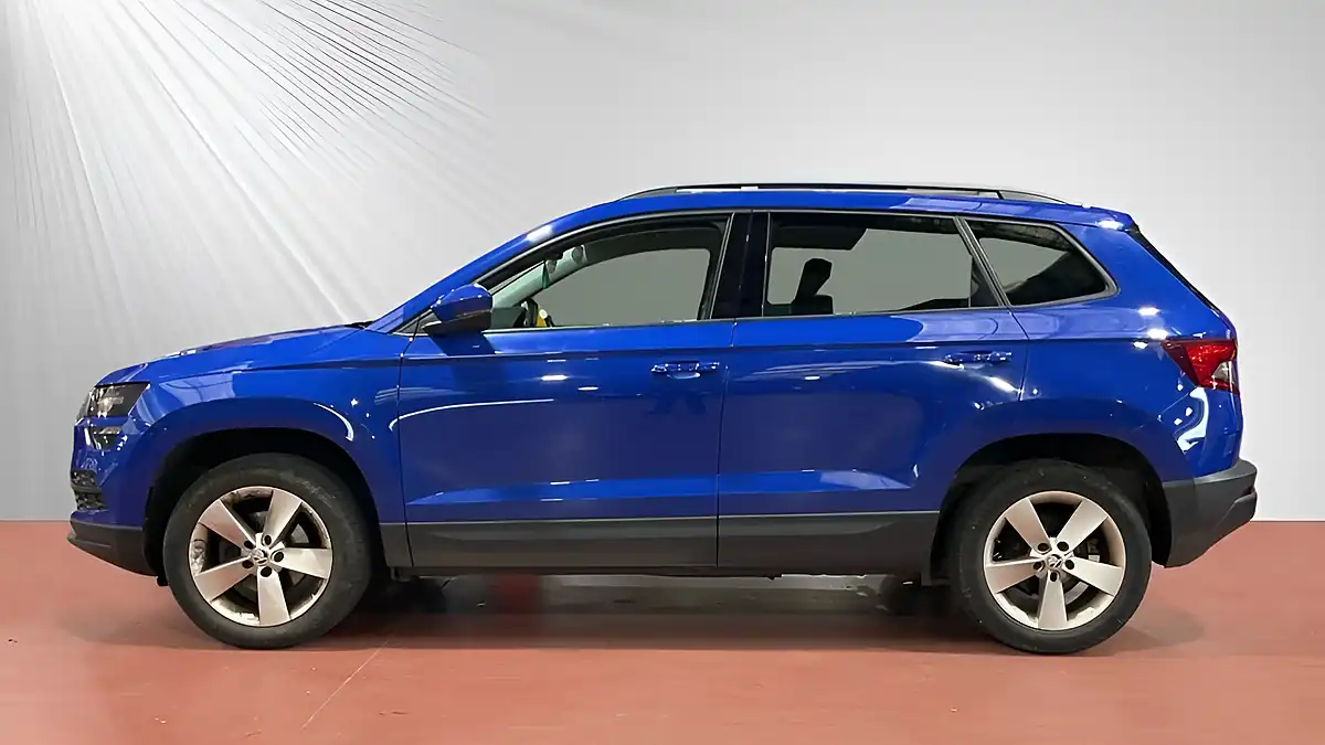Used 2019 Skoda Karoq Se Blue - Interior and Exterior details 5