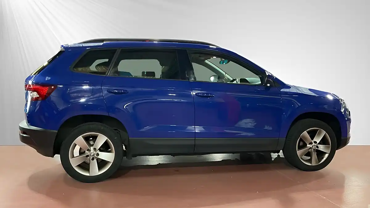 Used 2019 Skoda Karoq Se Blue - Interior and Exterior details 7