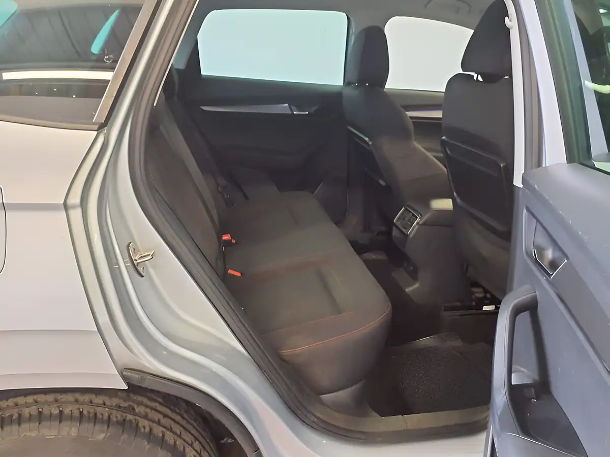 Used 2019 Skoda Karoq Se Edition Silver - Interior and Exterior details 10
