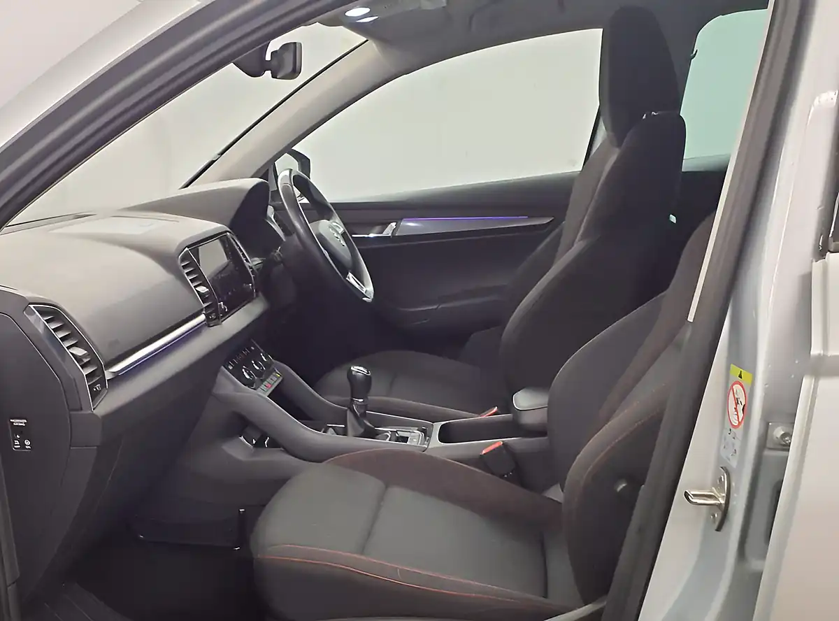 Used 2019 Skoda Karoq Se Edition Silver - Interior and Exterior details 8