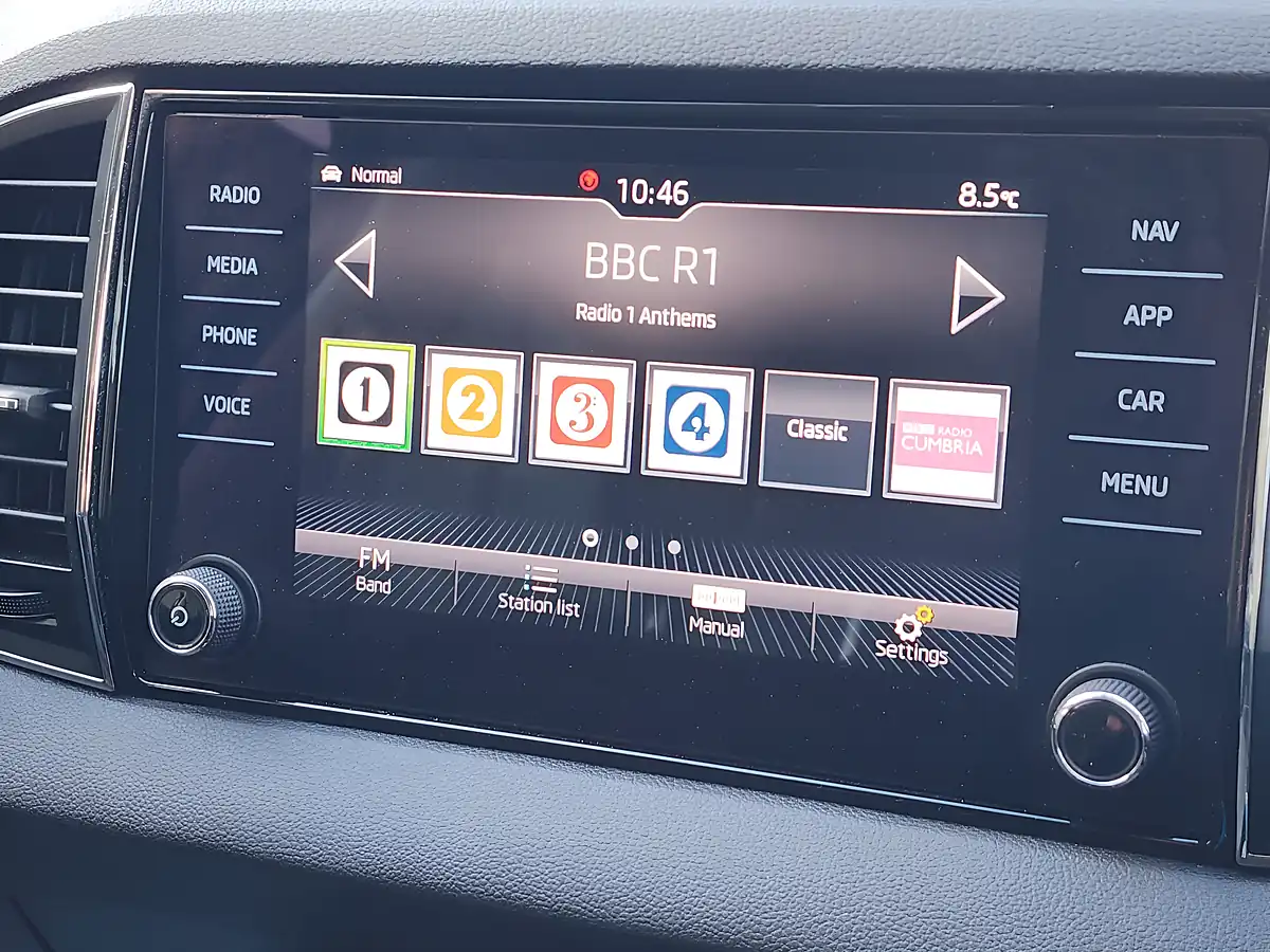 Used 2019 Skoda Karoq Se L Black - Interior and Exterior details 11