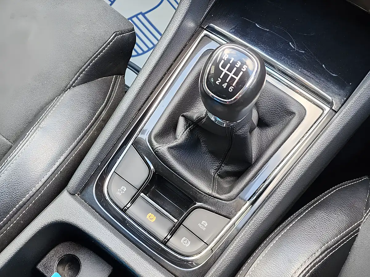 Used 2019 Skoda Karoq Se L Black - Interior and Exterior details 16