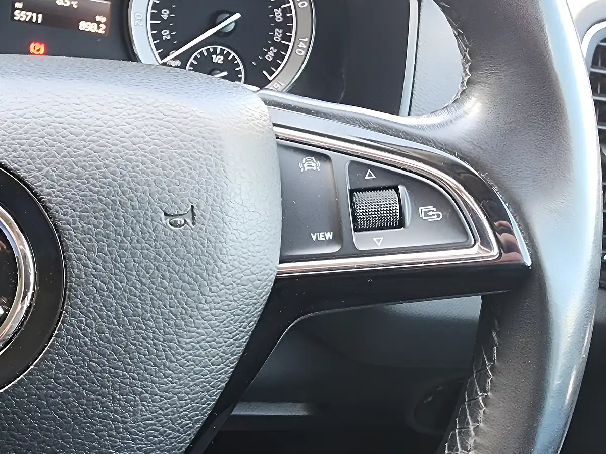 Used 2019 Skoda Karoq Se L Black - Interior and Exterior details 18