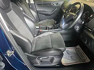 Used 2019 Skoda Karoq Se L Blue - Interior and Exterior details 15