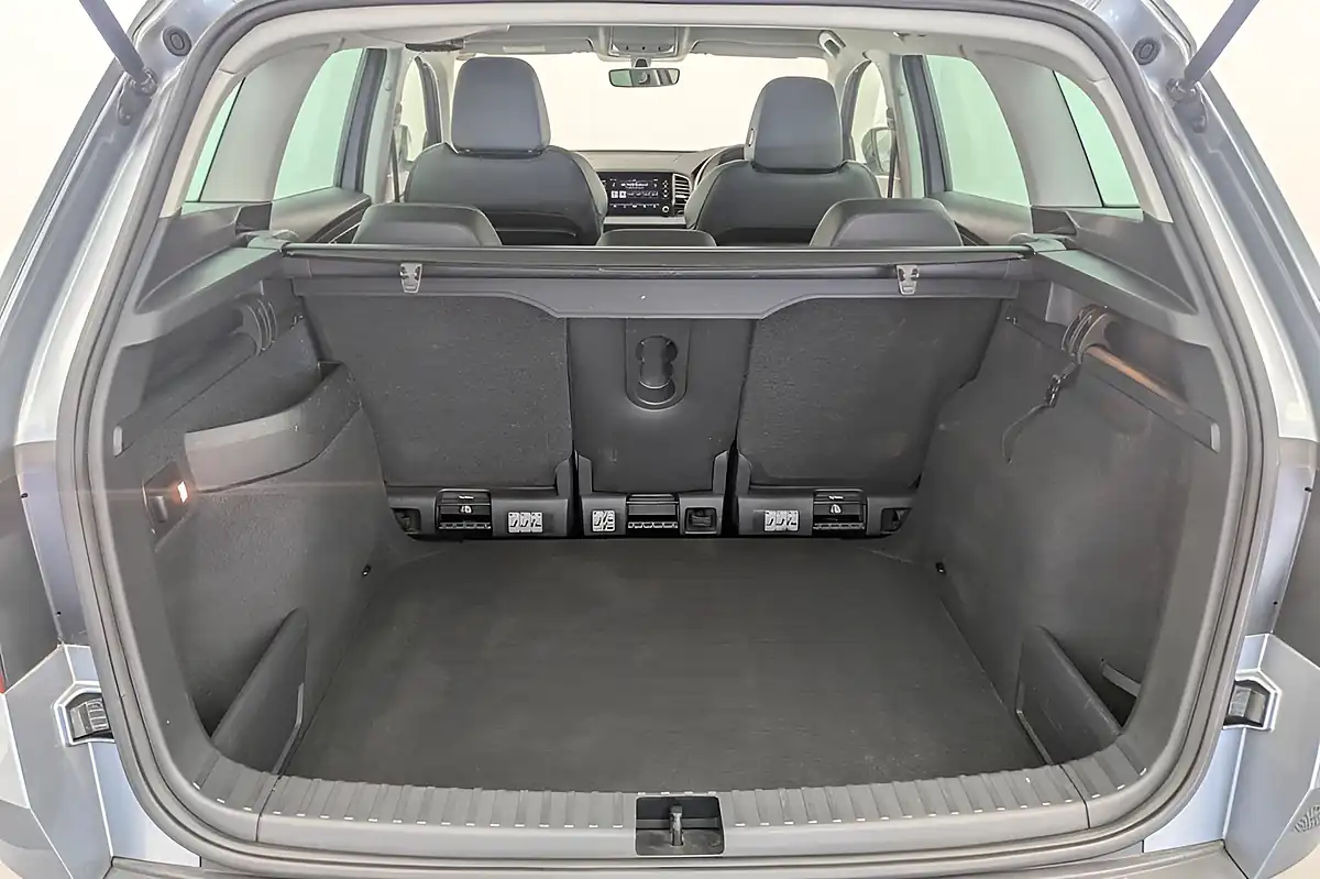 Used 2019 Skoda Karoq Se L Grey - Interior and Exterior details 15