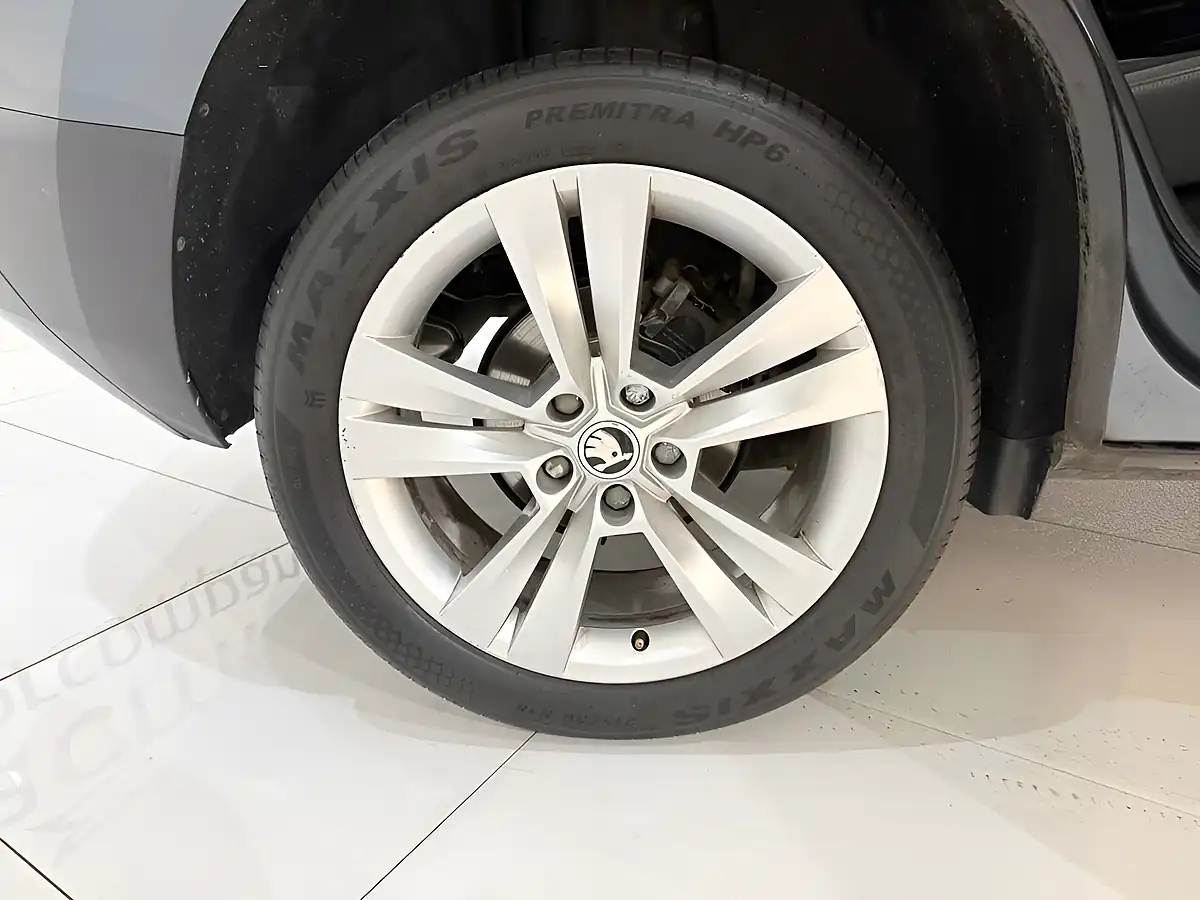 Used 2019 Skoda Karoq Se L Grey - Interior and Exterior details 13