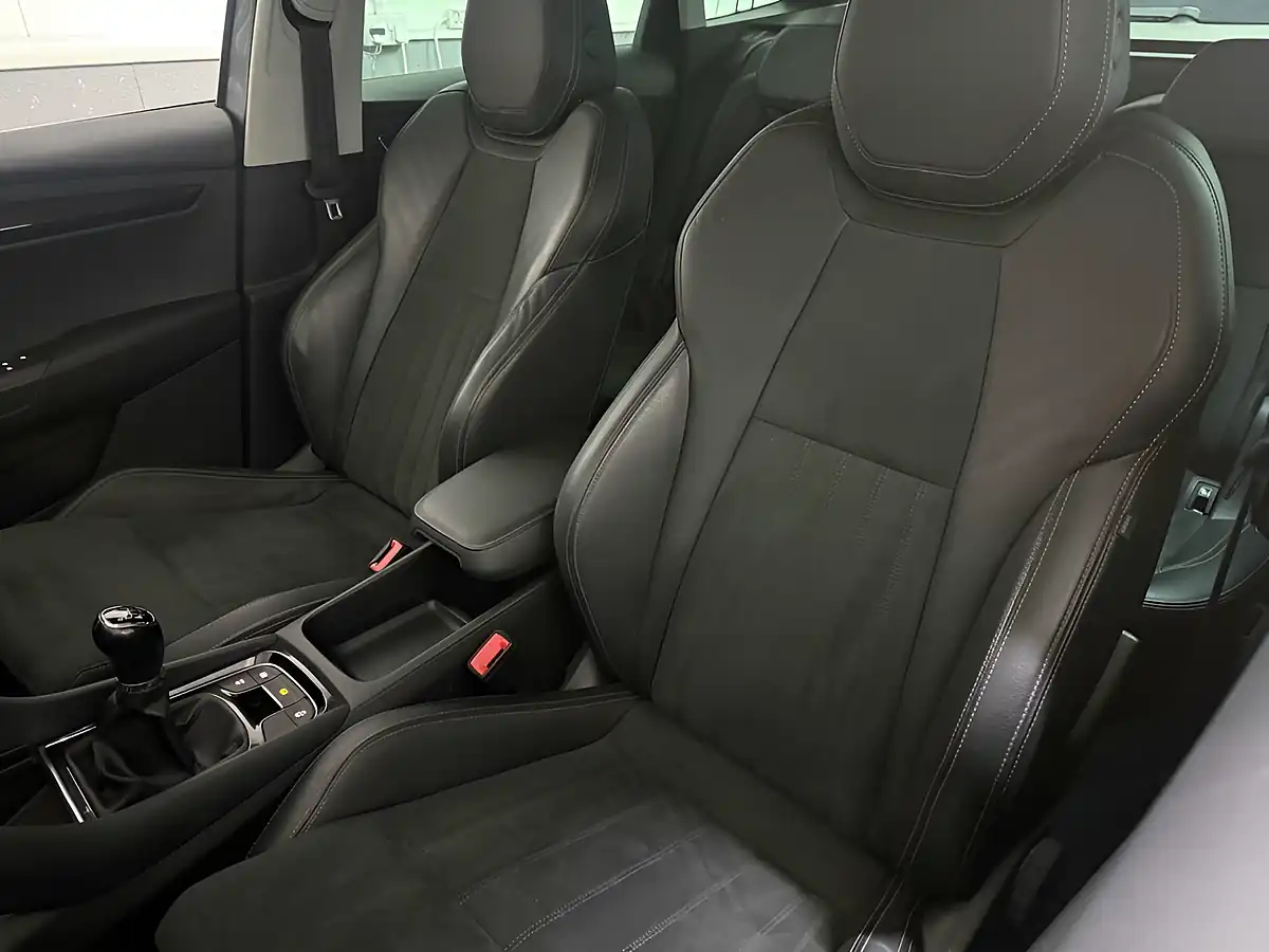 Used 2019 Skoda Karoq Se L Grey - Interior and Exterior details 13