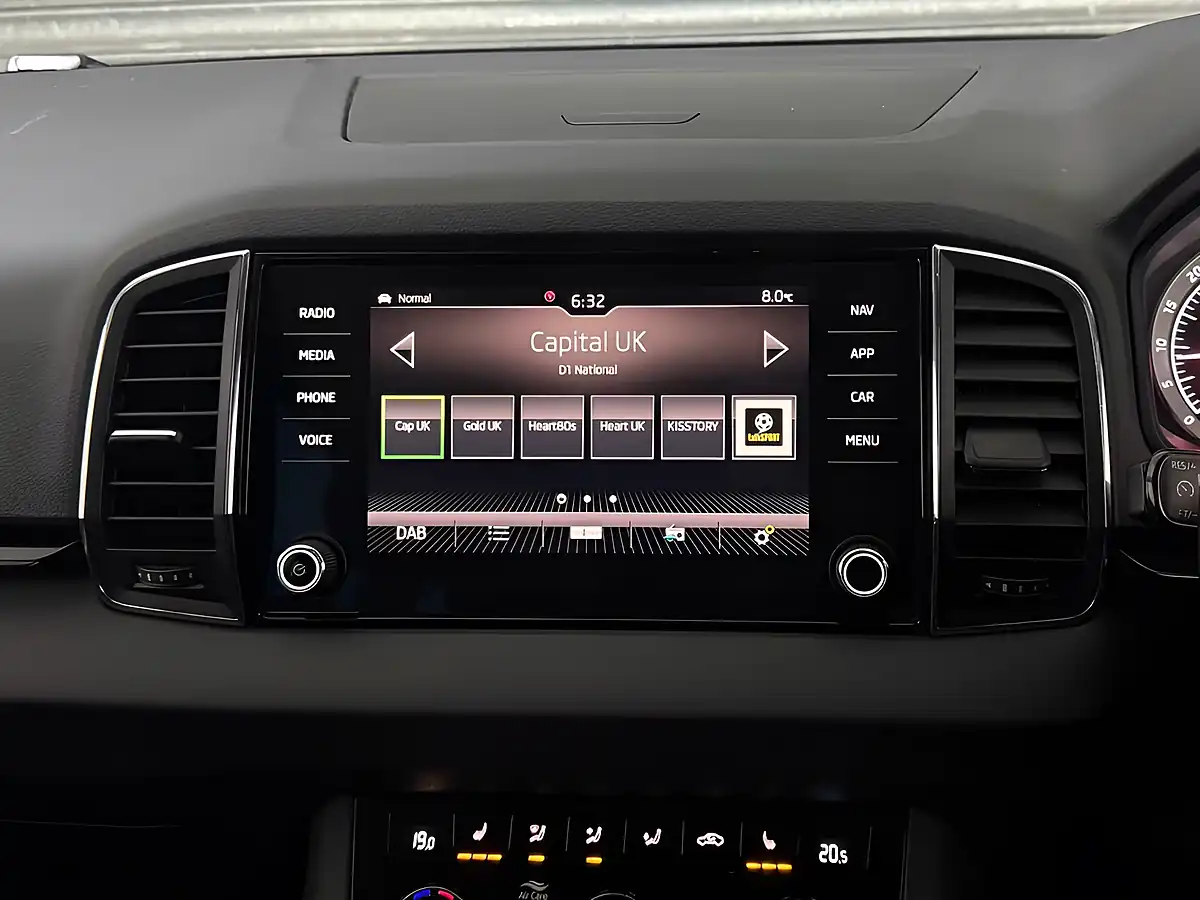 Used 2019 Skoda Karoq Se L Grey - Interior and Exterior details 15