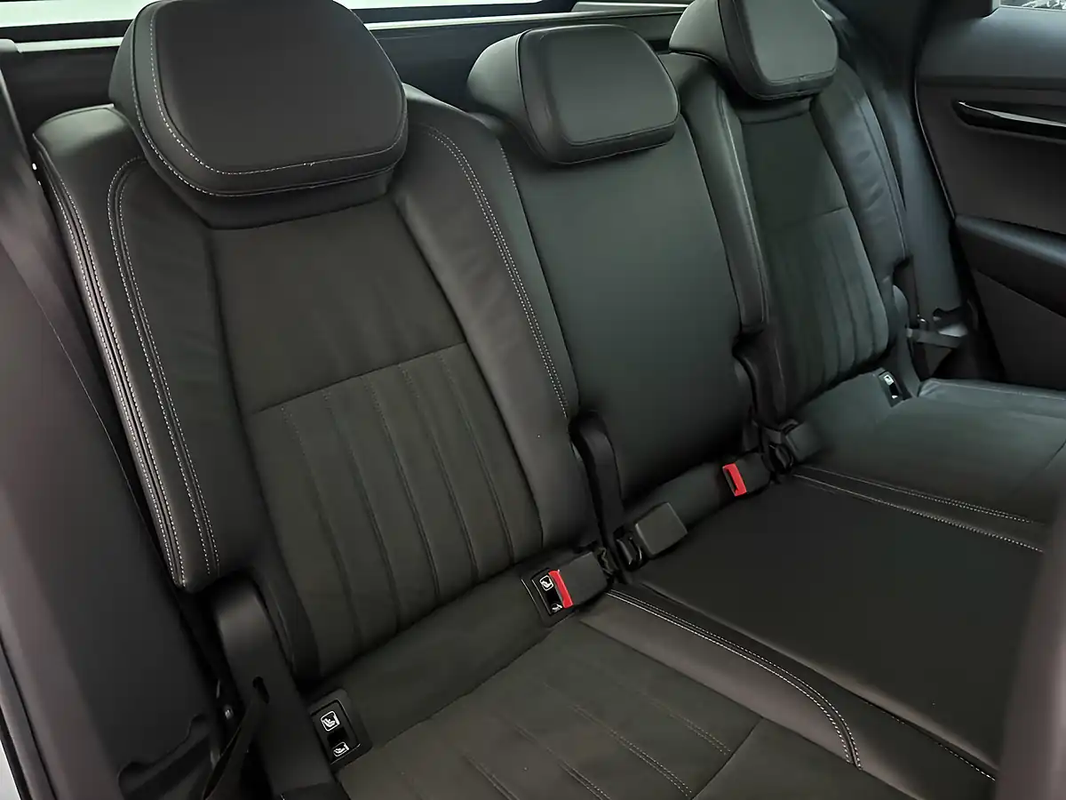 Used 2019 Skoda Karoq Se L Grey - Interior and Exterior details 17