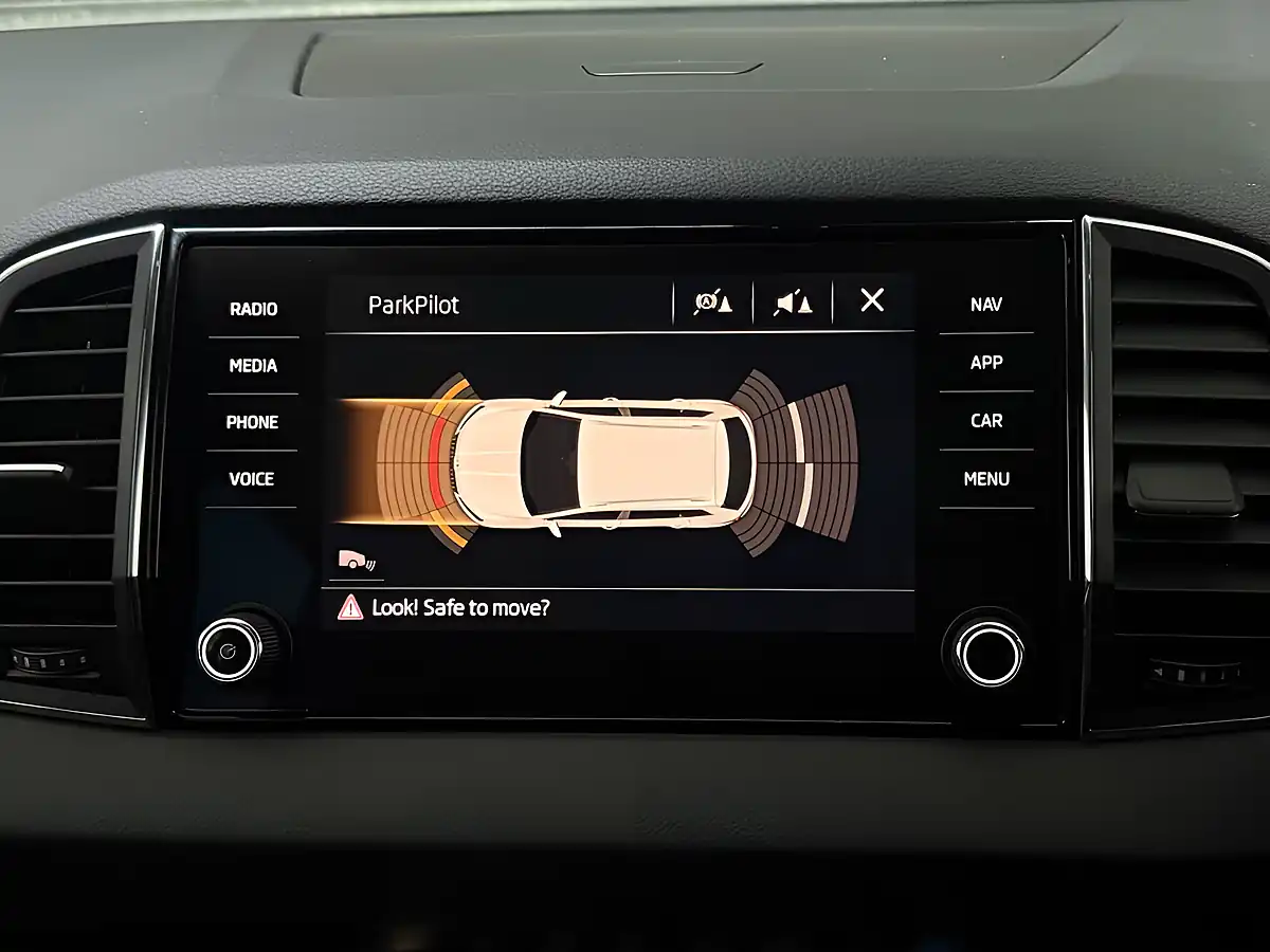 Used 2019 Skoda Karoq Se L Grey - Interior and Exterior details 6