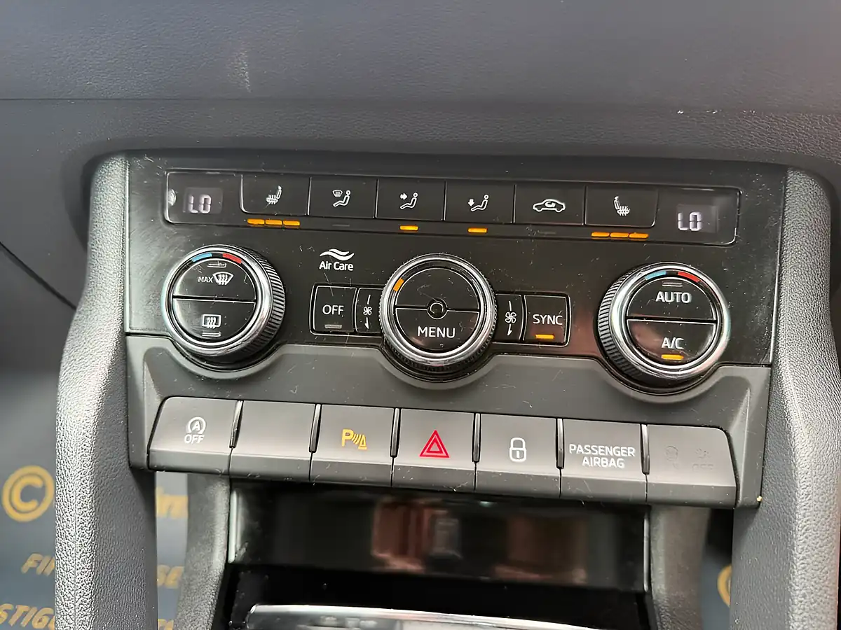 Used 2019 Skoda Karoq Se L Silver - Interior and Exterior details 20